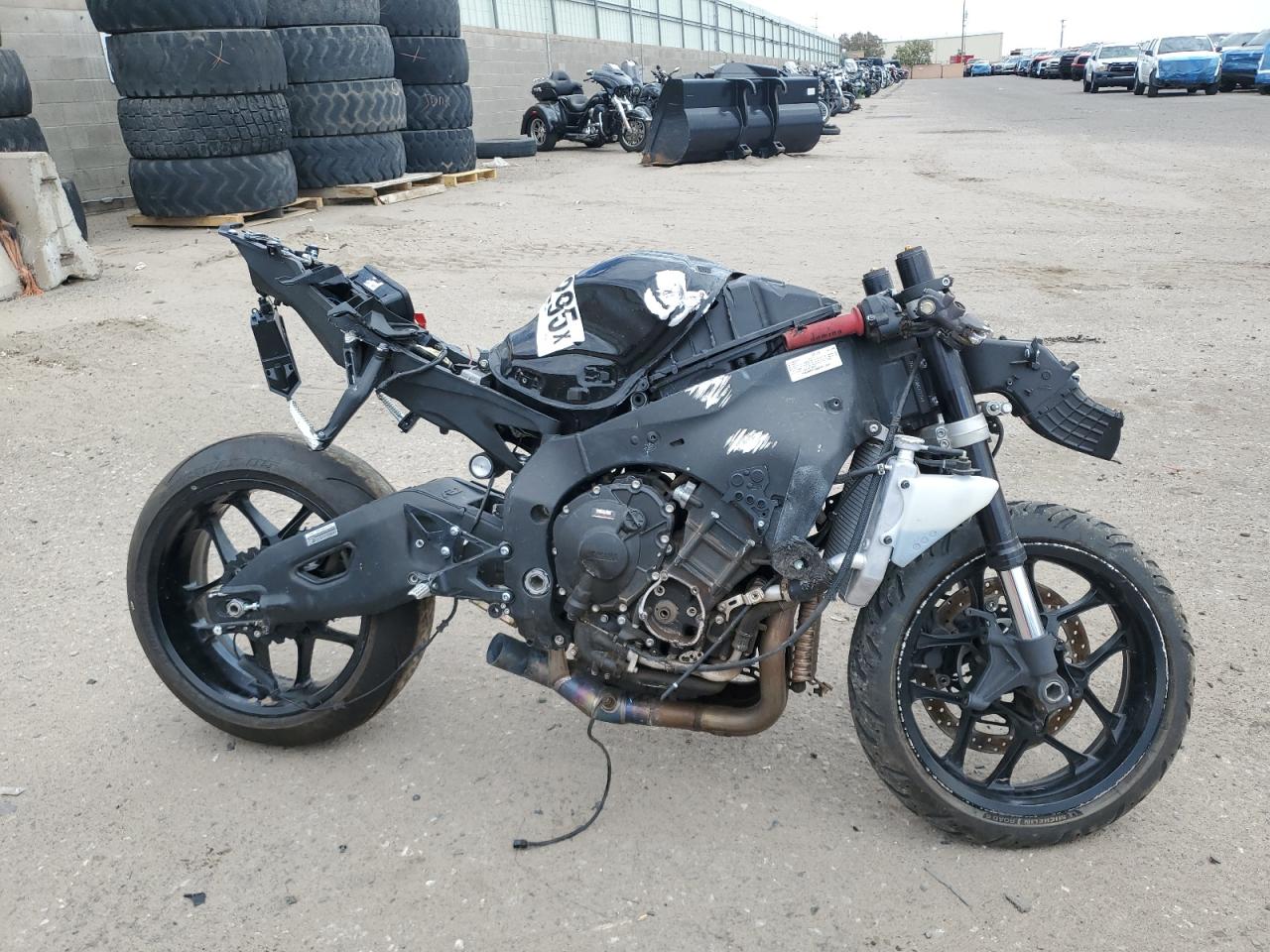 2021 YAMAHA YZF1000 — RSDT