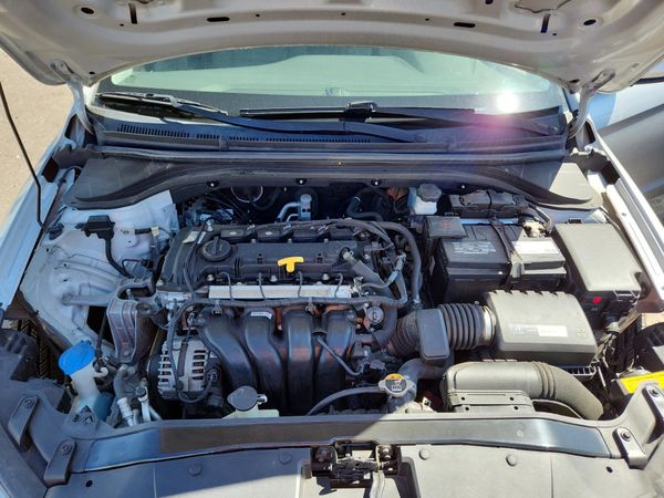 2017 HYUNDAI ELANTRA SE Base