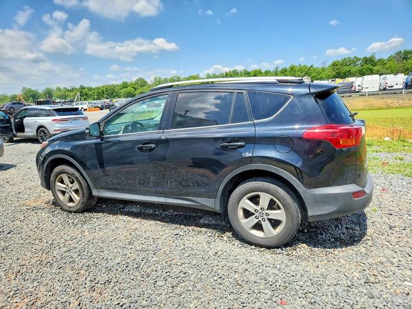 2015 TOYOTA RAV4