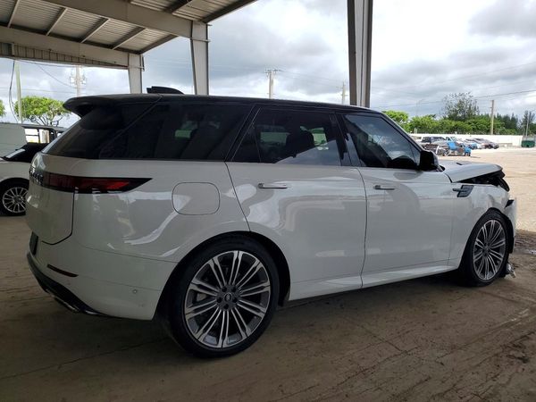2025 LAND ROVER RANGE ROVER SPORT P400 Dynamic SE