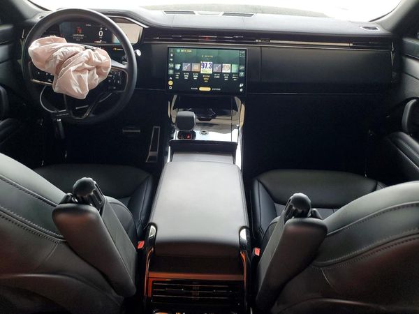 2025 LAND ROVER RANGE ROVER SPORT P400 Dynamic SE
