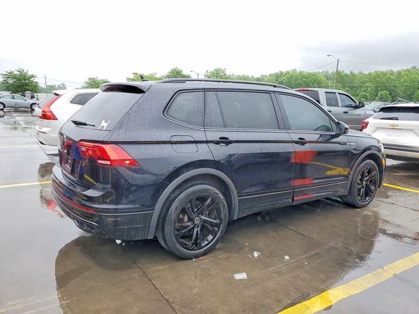 2023 VOLKSWAGEN TIGUAN SE R-Line Black