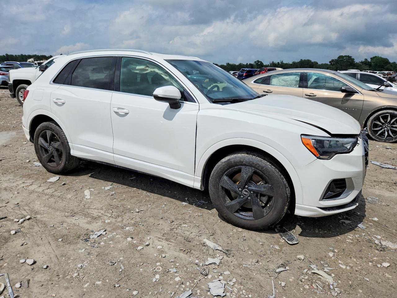 2021 AUDI Q3 quattro Premium