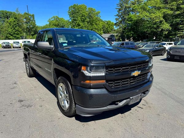 2018 CHEVROLET SILVERADO Custom