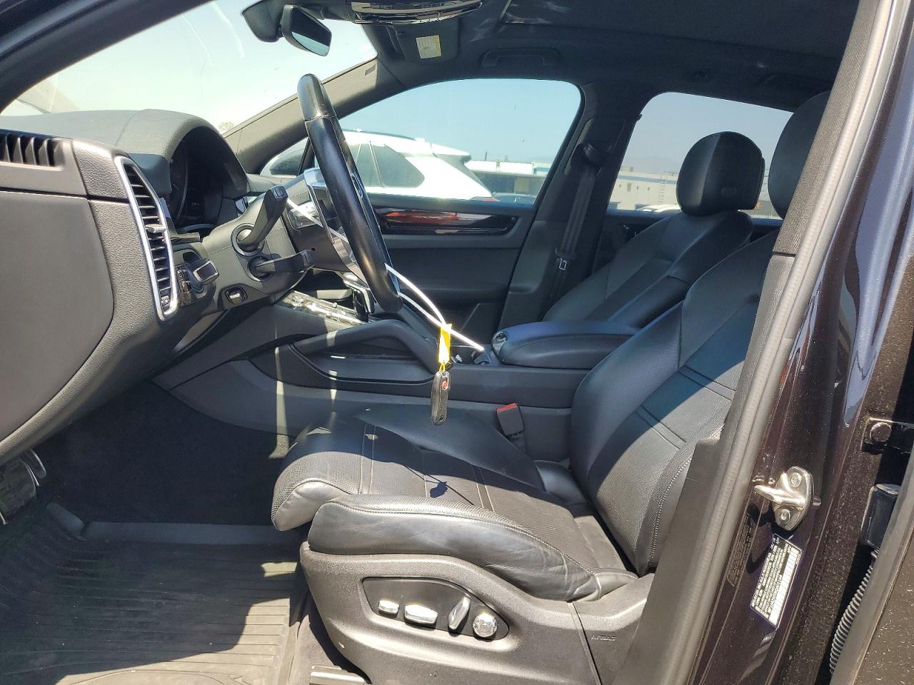 2019 PORSCHE CAYENNE