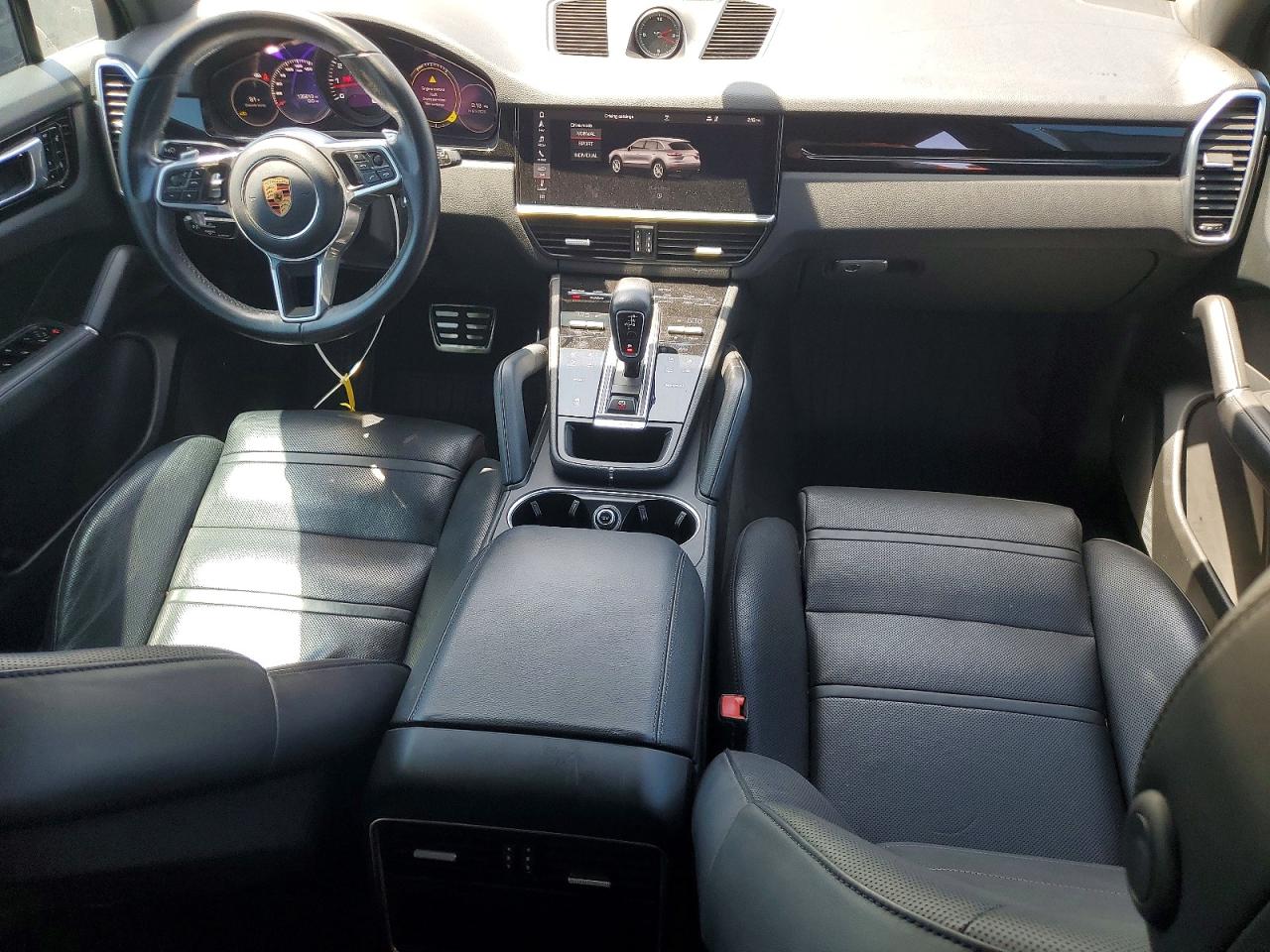 2019 PORSCHE CAYENNE