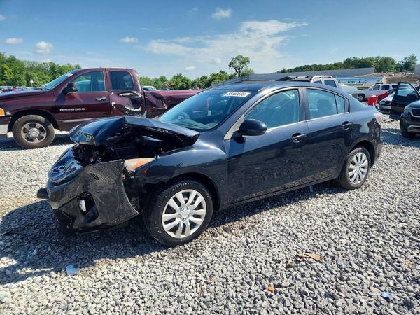 2013 MAZDA 3