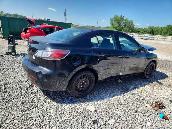 2013 MAZDA 3