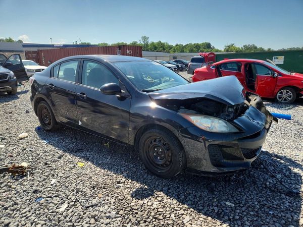 2013 MAZDA 3