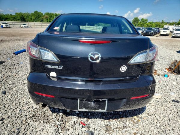 2013 MAZDA 3