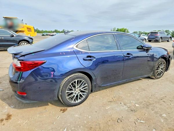 2017 LEXUS ES