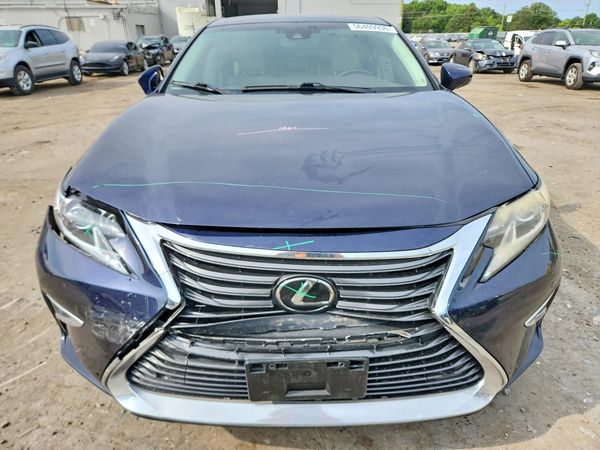 2017 LEXUS ES