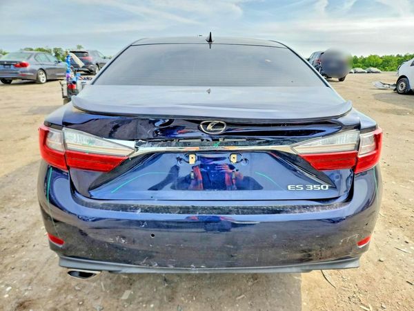 2017 LEXUS ES