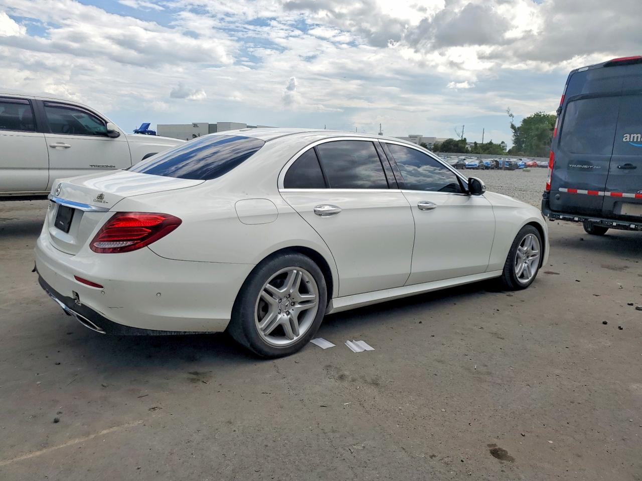 2017 MERCEDES-BENZ E E300