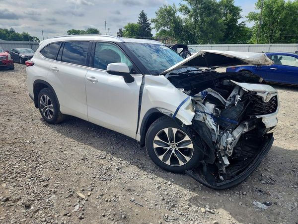 2020 TOYOTA HIGHLANDER XLE