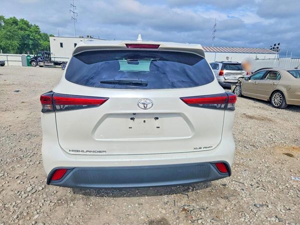 2020 TOYOTA HIGHLANDER XLE