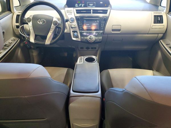 2017 TOYOTA PRIUS V