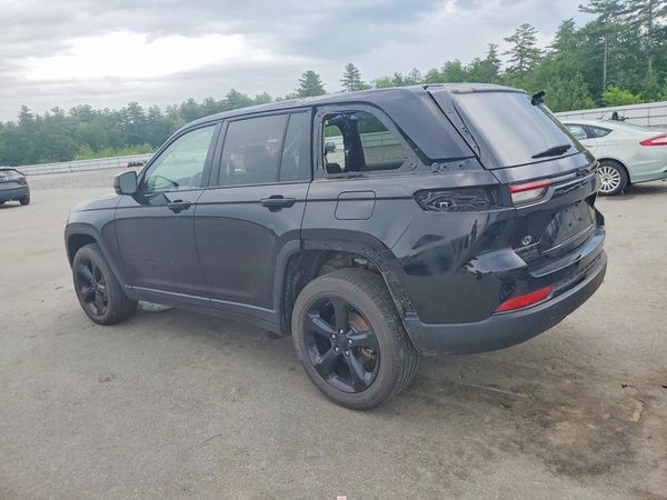 2023 JEEP GRAND CHEROKEE Laredo, Altitude