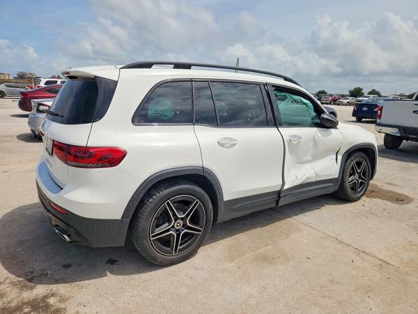 2023 MERCEDES-BENZ GLB GLB250