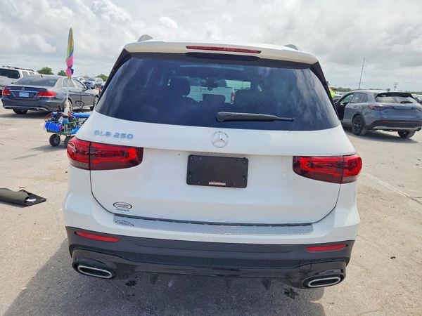 2023 MERCEDES-BENZ GLB GLB250
