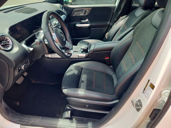 2023 MERCEDES-BENZ GLB GLB250