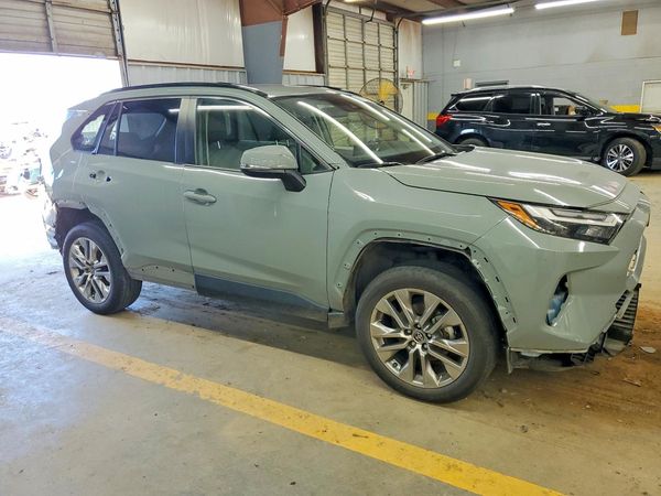 2022 TOYOTA RAV4 XLE Premium