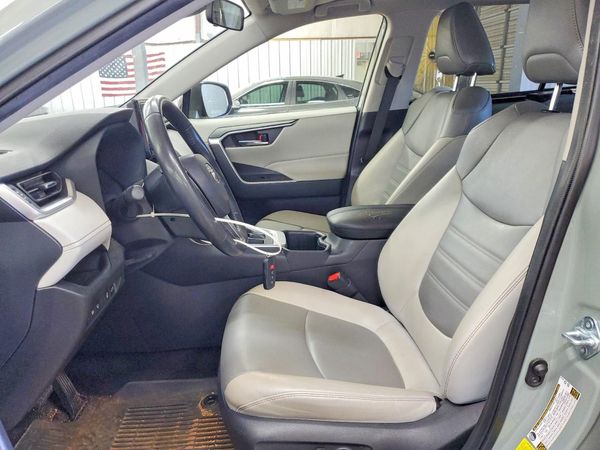 2022 TOYOTA RAV4 XLE Premium