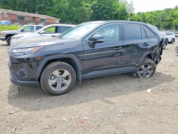 2024 TOYOTA RAV 4 XLE