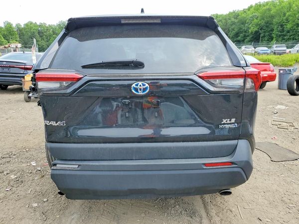 2024 TOYOTA RAV 4 XLE