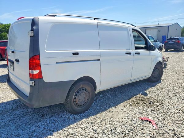 2016 MERCEDES-BENZ METRIS