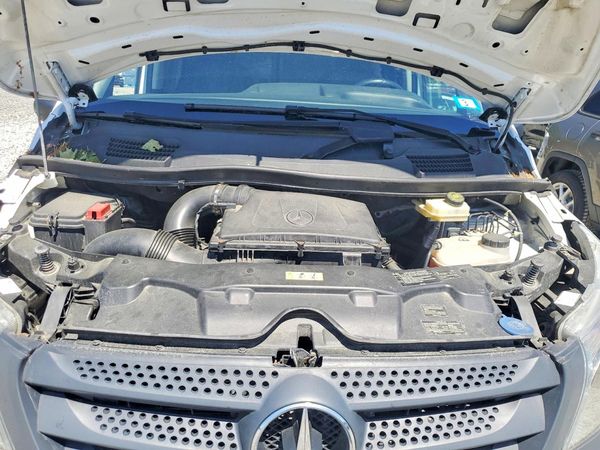 2016 MERCEDES-BENZ METRIS