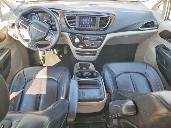 2020 CHRYSLER VOYAGER LXI
