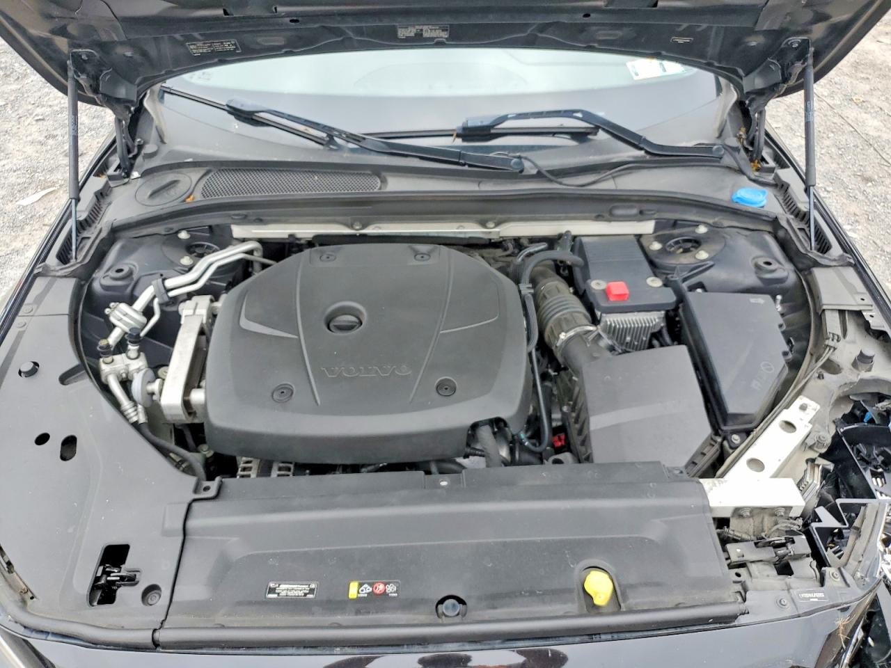 2018 VOLVO S90 Momentum