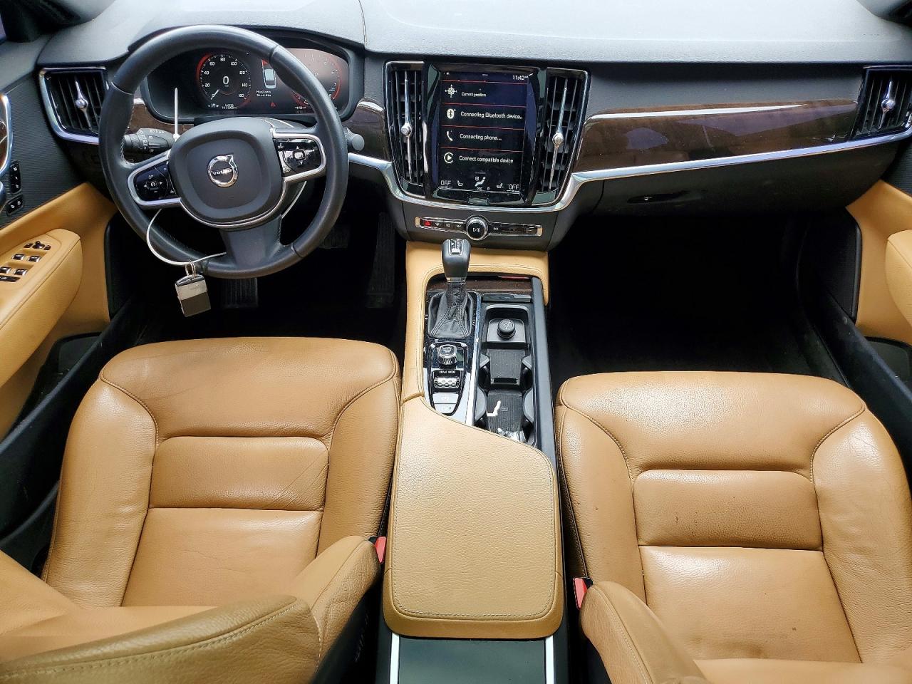 2018 VOLVO S90 Momentum