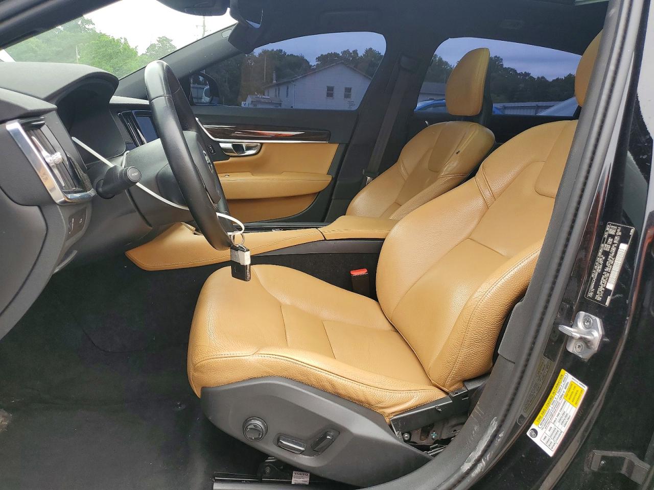 2018 VOLVO S90 Momentum