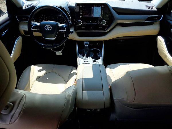 2020 TOYOTA HIGHLANDER XLE Nav
