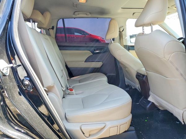 2020 TOYOTA HIGHLANDER XLE Nav