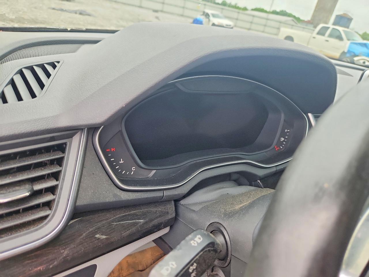 2020 AUDI Q5 quattro Premium Plus
