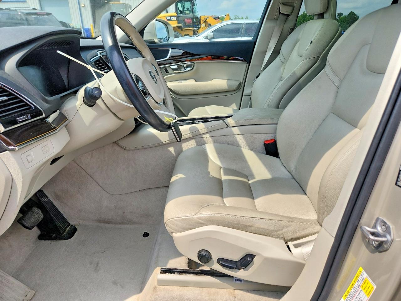 2016 VOLVO XC90 SV42 Momentum