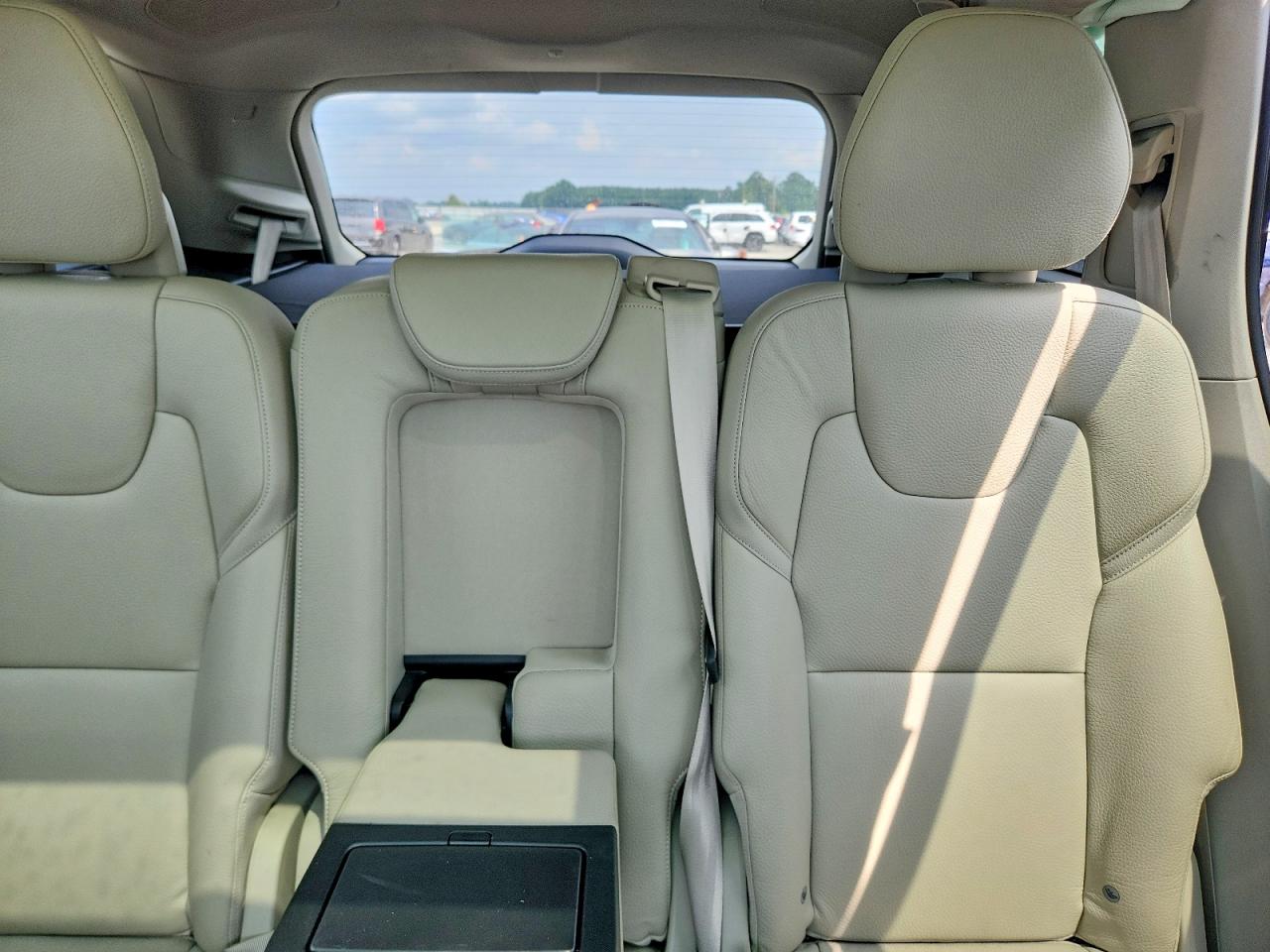 2016 VOLVO XC90 SV42 Momentum