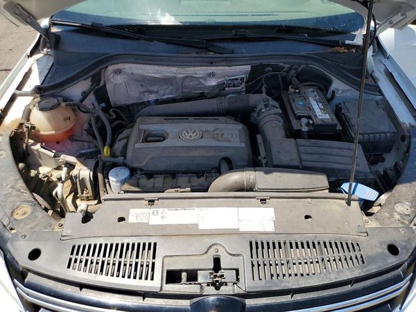 2017 VOLKSWAGEN TIGUAN — Engine bay