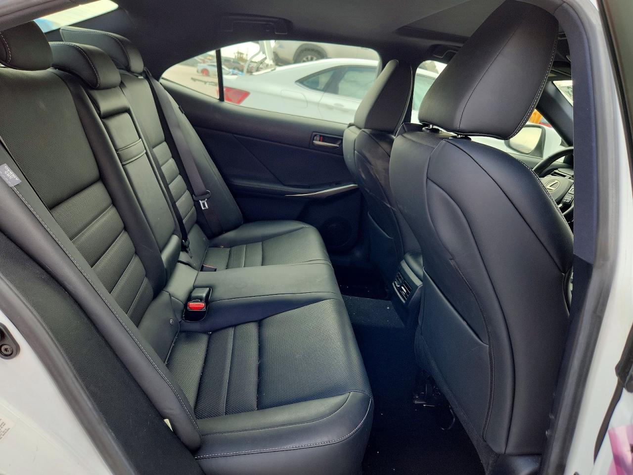 2019 LEXUS IS 300