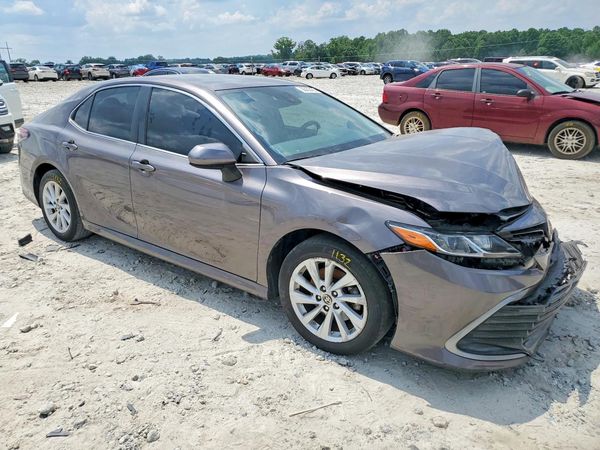 2022 TOYOTA CAMRY LE — Passenger 3/4
