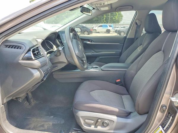 2022 TOYOTA CAMRY LE — DENT