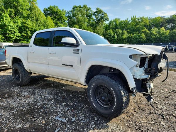 2021 TOYOTA TACOMA SR5 — Passenger 3/4