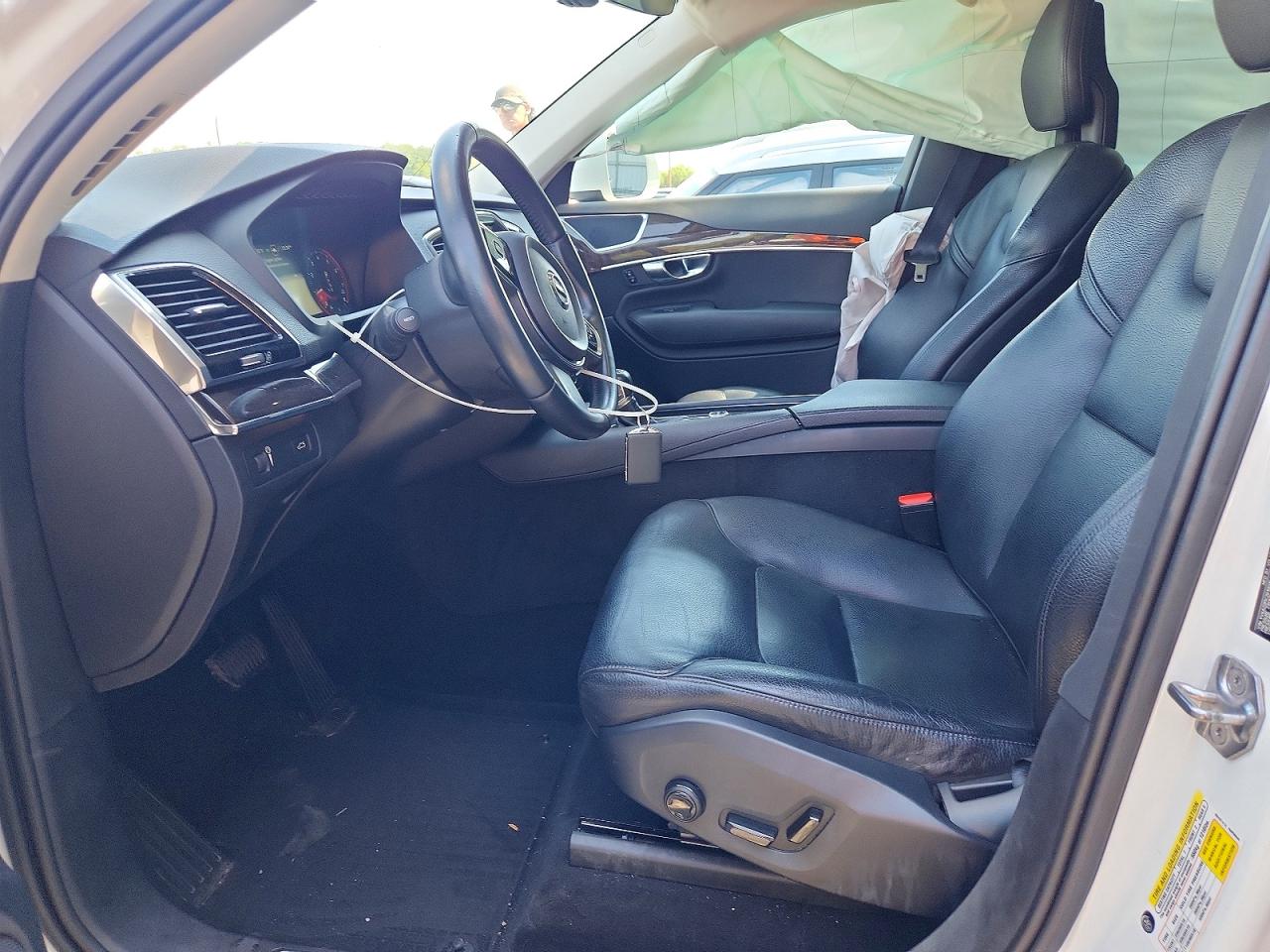 2016 VOLVO XC90 SV42 Momentum