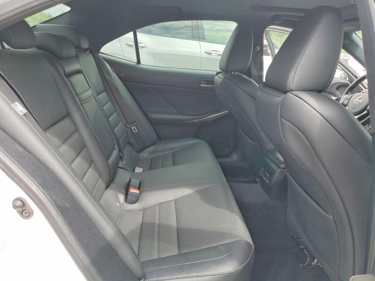 2018 LEXUS IS 300