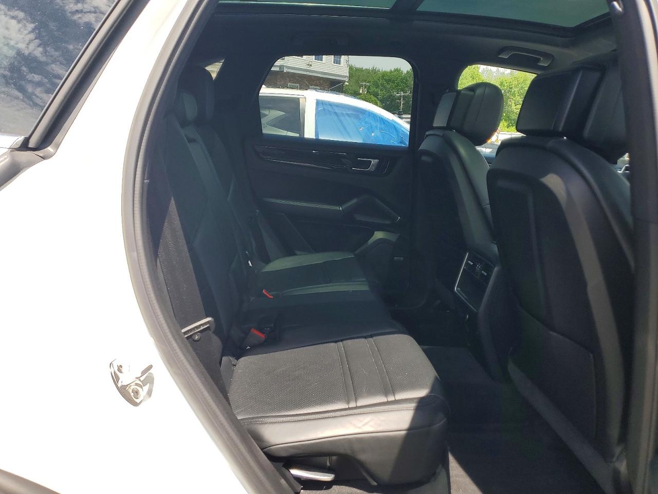 2019 PORSCHE CAYENNE
