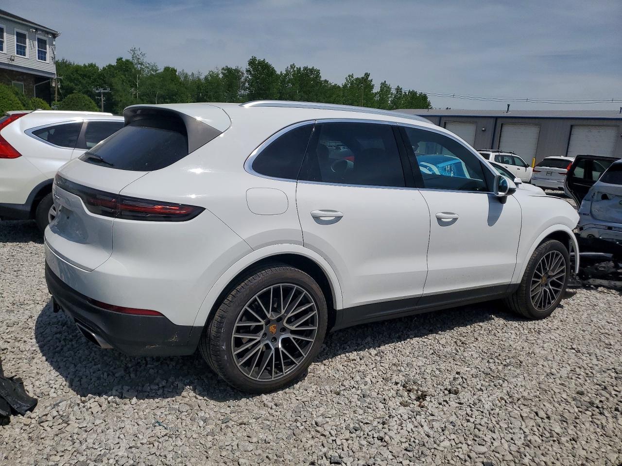 2019 PORSCHE CAYENNE
