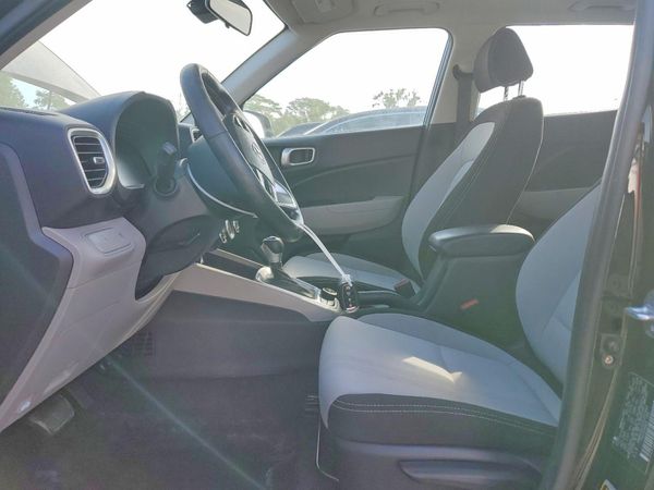 2025 HYUNDAI VENUE SEL, Limited